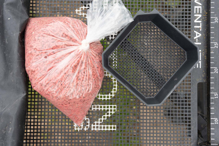 Wkładka do pudełka Preston Maggot Riddle 1,2l